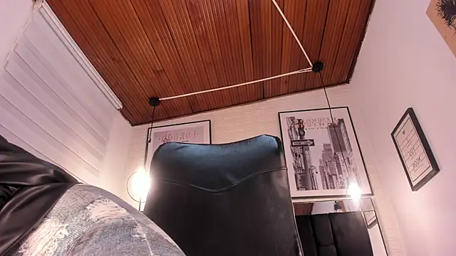 tylla  online show from September 2025 03:09:02 AM