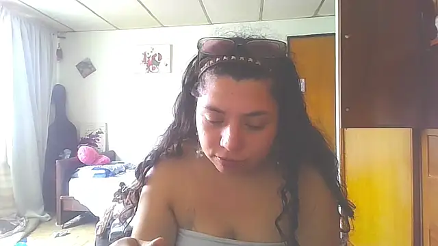 Snapshot of isabellapurple chatting on February 2026 03:42:01 PM isabellapurple online show from February 2026 03:42:01 PM