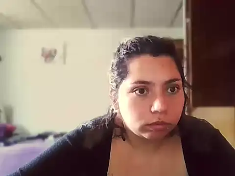 Snapshot of isabellapurple chatting on February 2026 07:32:02 PM isabellapurple online show from February 2026 07:32:02 PM