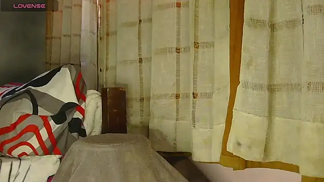 Snapshot of blondiebbc chatting on February 2026 01:18:02 PM blondiebbc online show from February 2026 01:18:02 PM