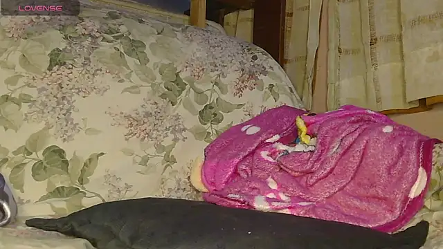 Snapshot of blondiebbc chatting on February 2026 12:15:02 PM blondiebbc online show from February 2026 12:15:02 PM