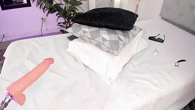 NovaaWheler online show from February 2025 01:54:02 PM