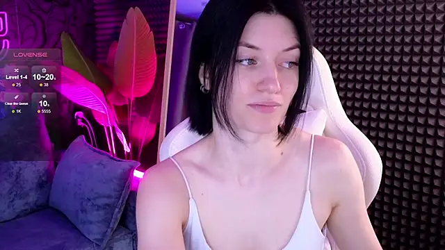 roxy riot  online show from September 2025 01:40:01 AM