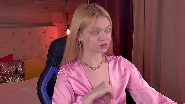 Snapshot of AdeleCartier chatting on February 2025 02:18:01 AM AdeleCartier online show from February 2025 02:18:01 AM