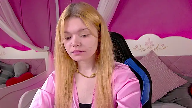 Snapshot of AdeleCartier chatting on March 2025 12:48:01 AM AdeleCartier online show from March 2025 12:48:01 AM