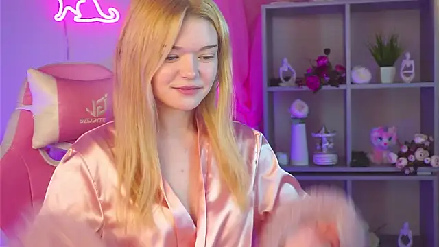 Snapshot of AdeleCartier chatting on March 2025 07:09:02 AM AdeleCartier online show from March 2025 07:09:02 AM