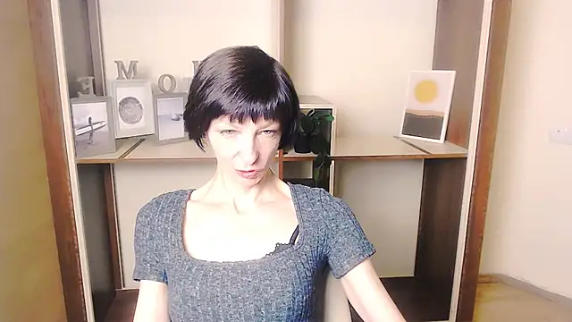  AngeliaFlow  online show from September 2025 06:35:01 AM