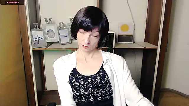  AngeliaFlow  online show from October 2025 06:58:02 AM