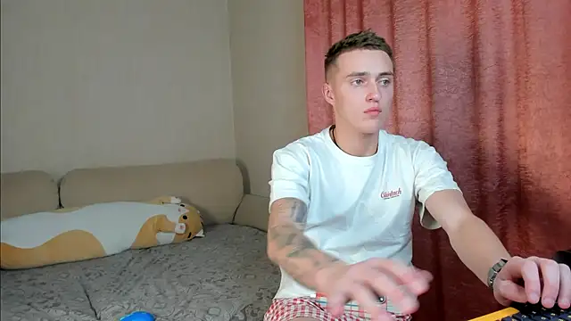 crazybottom99 online show from November 2025 06:32:01 PM