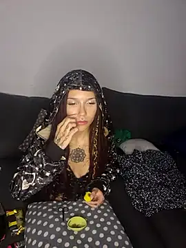 nickelfie online show from March 2025 10:53:01 PM