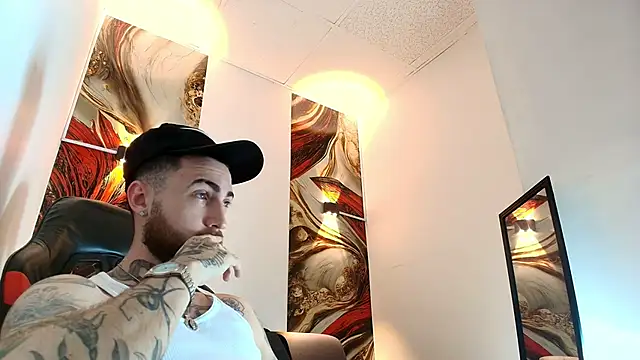 Luke davis01 online show from April 2026 01:02:01 PM