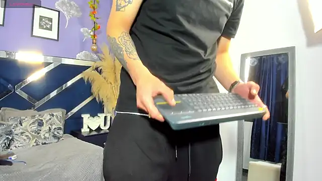 Noa Bonucci online show from March 2025 04:15:02 PM