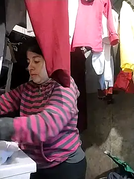 Saori Sann  online show from October 2025 12:00:01 AM