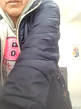 Saori Sann  online show from October 2025 02:18:02 PM