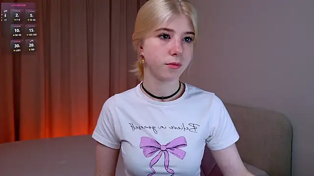 Snapshot of Bella_amory chatting on July 2026 08:11:01 PM Bella amory online show from July 2026 08:11:01 PM