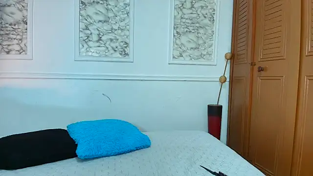 Danella houston online show from September 2025 06:52:02 PM