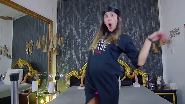 Snapshot of PlayfulShow chatting on March 2025 07:15:01 PM PlayfulShow online show from March 2025 07:15:01 PM