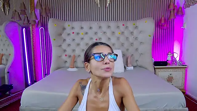 Snapshot of PlayfulShow chatting on September 2025 08:46:02 AM PlayfulShow online show from September 2025 08:46:02 AM