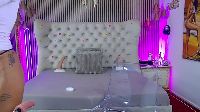 Snapshot of PlayfulShow chatting on October 2025 01:56:02 PM PlayfulShow online show from October 2025 01:56:02 PM