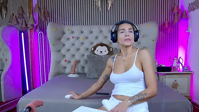 Snapshot of PlayfulShow chatting on November 2025 02:39:01 PM PlayfulShow online show from November 2025 02:39:01 PM