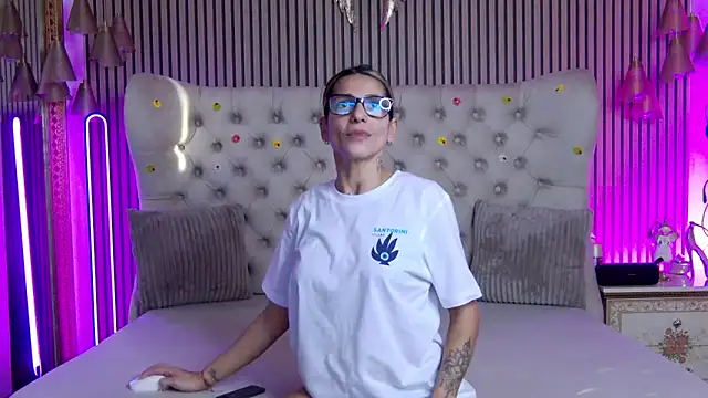 Snapshot of PlayfulShow chatting on November 2025 08:53:02 AM PlayfulShow online show from November 2025 08:53:02 AM