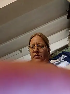 NoLubricantNeeded online show from October 2025 06:38:02 PM