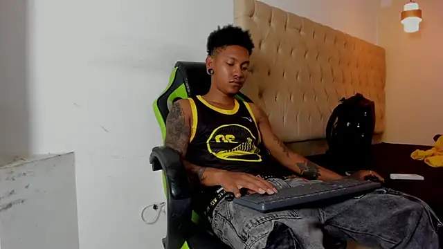 blackdirty420 online show from October 2025 07:37:01 PM