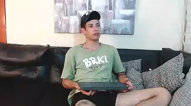 Snapshot of biigjhonny chatting on February 2025 10:03:01 PM biigjhonny online show from February 2025 10:03:01 PM