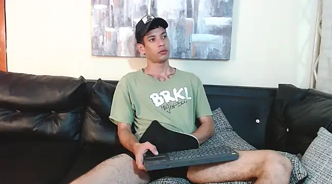 Snapshot of biigjhonny chatting on February 2025 04:15:01 AM biigjhonny online show from February 2025 04:15:01 AM