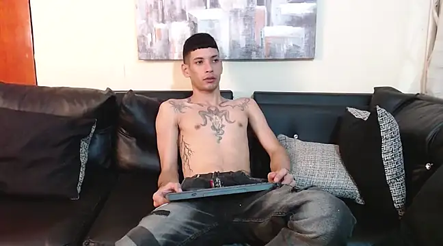 Snapshot of biigjhonny chatting on March 2025 02:25:01 AM biigjhonny online show from March 2025 02:25:01 AM