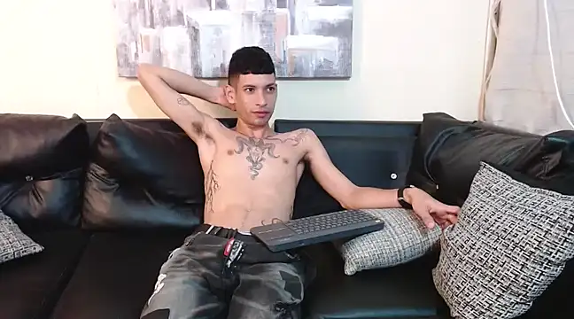 Snapshot of biigjhonny chatting on March 2025 09:38:01 AM biigjhonny online show from March 2025 09:38:01 AM