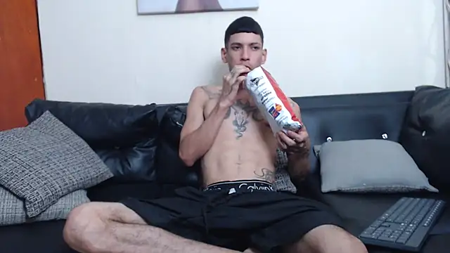 Snapshot of biigjhonny chatting on October 2025 03:56:02 AM biigjhonny online show from October 2025 03:56:02 AM