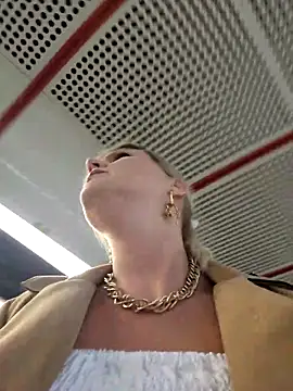 Snapshot of Sexybiene969 chatting on September 2025 03:56:02 PM Sexybiene969 online show from September 2025 03:56:02 PM