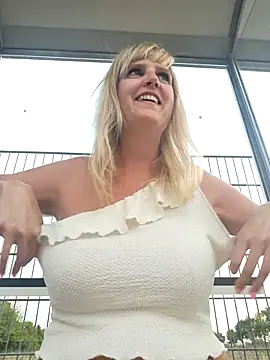 Snapshot of Sexybiene969 chatting on September 2025 04:20:01 PM Sexybiene969 online show from September 2025 04:20:01 PM