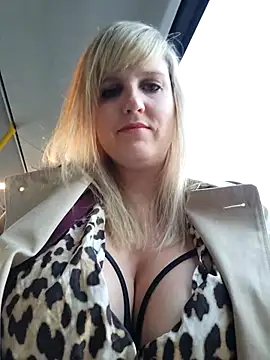 Snapshot of Sexybiene969 chatting on September 2025 04:12:02 PM Sexybiene969 online show from September 2025 04:12:02 PM