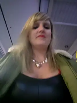 Snapshot of Sexybiene969 chatting on October 2025 04:26:02 PM Sexybiene969 online show from October 2025 04:26:02 PM