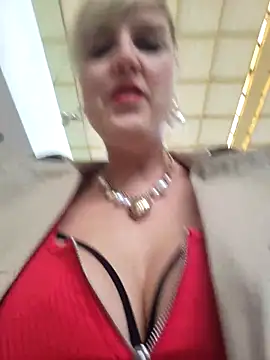 Snapshot of Sexybiene969 chatting on October 2025 02:40:01 PM Sexybiene969 online show from October 2025 02:40:01 PM