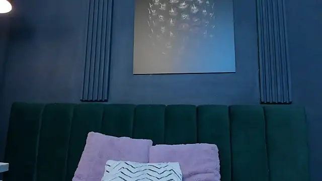 scarlet edwars online show from September 2025 06:57:02 PM