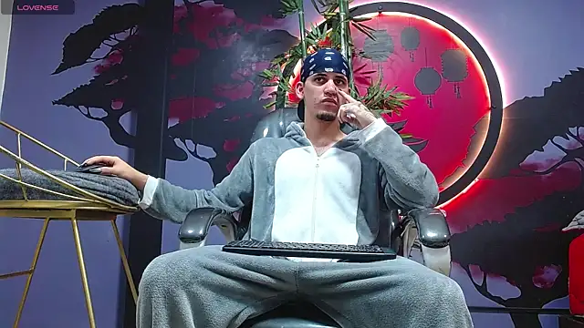 Dirty Kingg online show from November 2025 08:41:02 PM