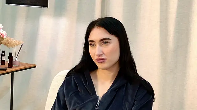 LynnaHandley online show from February 2025 12:50:01 PM