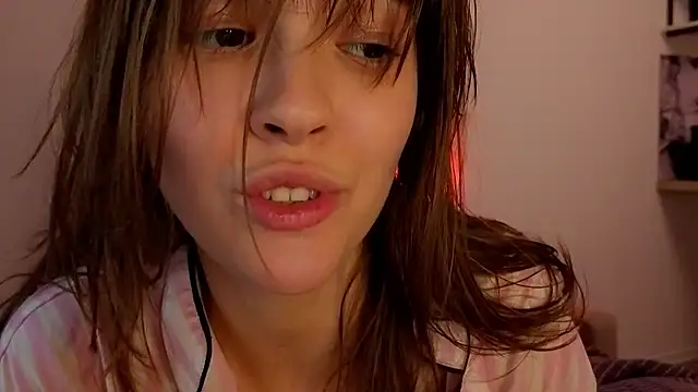 Snapshot of DemiDee chatting on May 2026 05:56:01 PM DemiDee online show from May 2026 05:56:01 PM