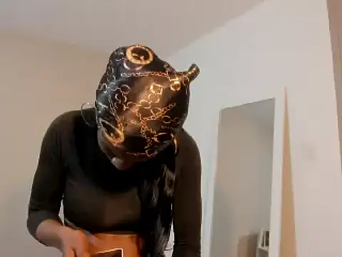 enyelsalas2 online show from March 2025 01:24:01 AM