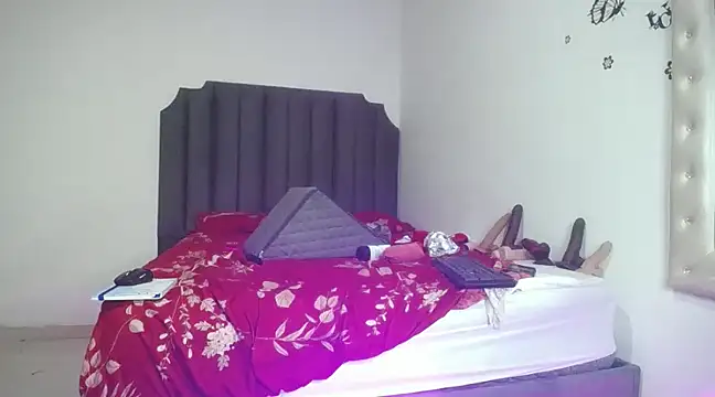 moree Queen online show from February 2025 12:05:01 AM