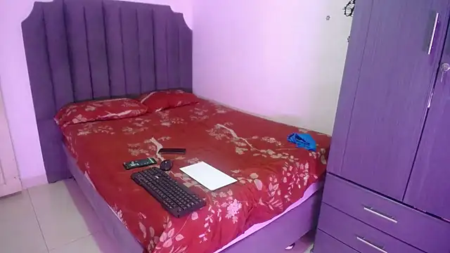 moree Queen online show from September 2025 09:16:02 PM