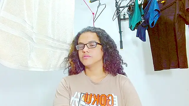 Snapshot of Diane_blossom chatting on February 2025 12:39:01 PM Diane blossom online show from February 2025 12:39:01 PM