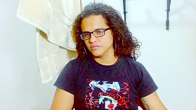 Snapshot of Diane_blossom chatting on February 2025 12:50:01 PM Diane blossom online show from February 2025 12:50:01 PM