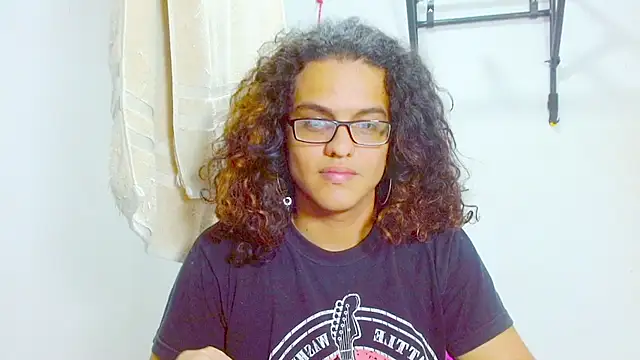 Snapshot of Diane_blossom chatting on February 2025 03:34:01 PM Diane blossom online show from February 2025 03:34:01 PM