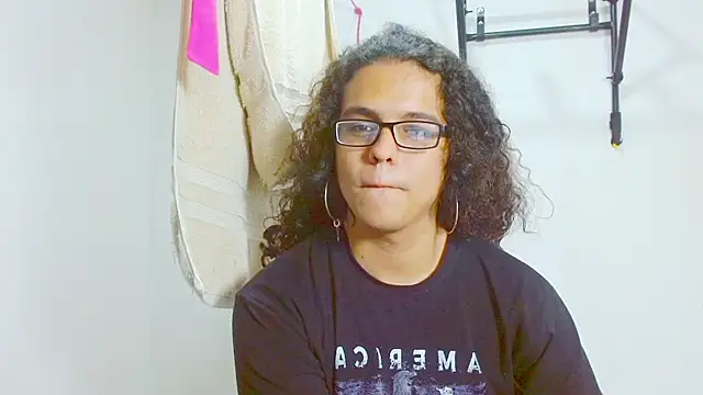 Snapshot of Diane_blossom chatting on February 2025 03:53:01 PM Diane blossom online show from February 2025 03:53:01 PM