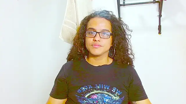 Snapshot of Diane_blossom chatting on February 2025 06:16:01 PM Diane blossom online show from February 2025 06:16:01 PM