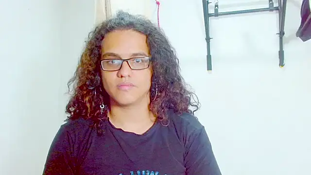 Snapshot of Diane_blossom chatting on February 2025 11:47:02 PM Diane blossom online show from February 2025 11:47:02 PM